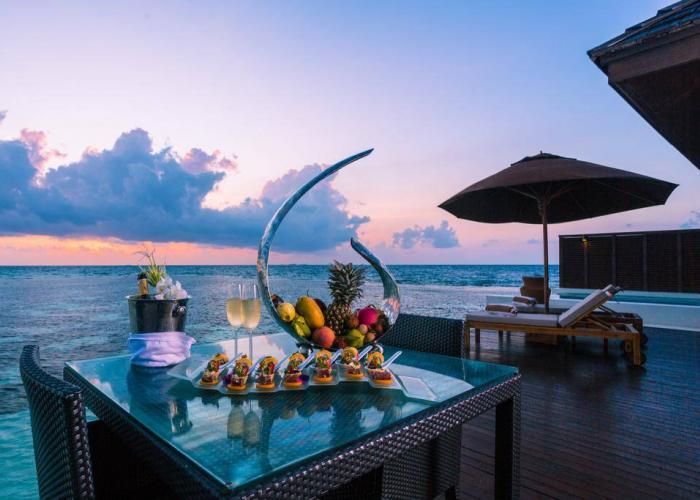 Najlepsze hotele na Malediwach Lily-Beach-Resort