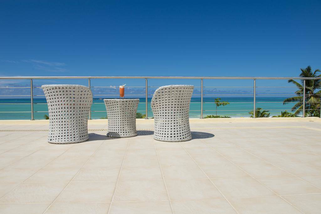 Acajou Beach Resort Luxhotels (3)