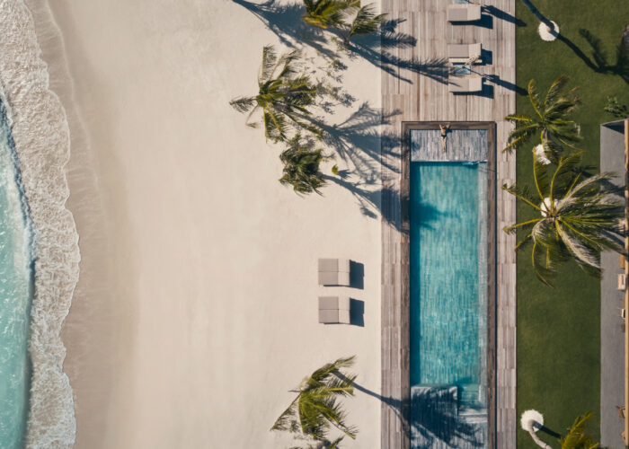 Patina Maldives Beach House Luxhotels (6)